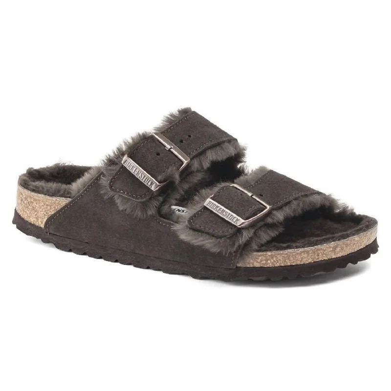 Sleek Style Discounts Women's Arizona Shearling Sandals In Mocha