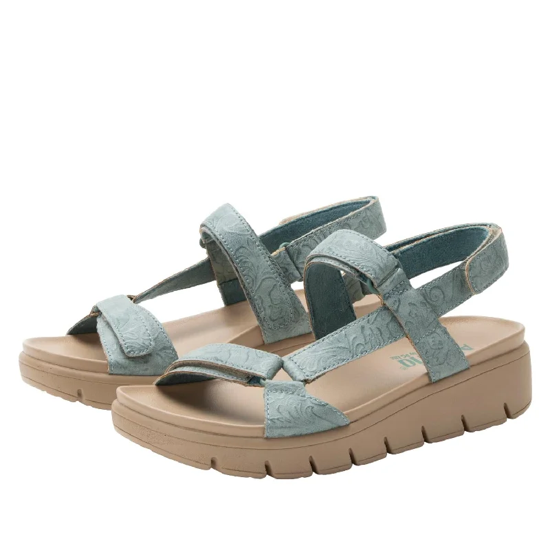 Durable Dress Shoes Promotion Women's Henna Sandals In Aged Denim