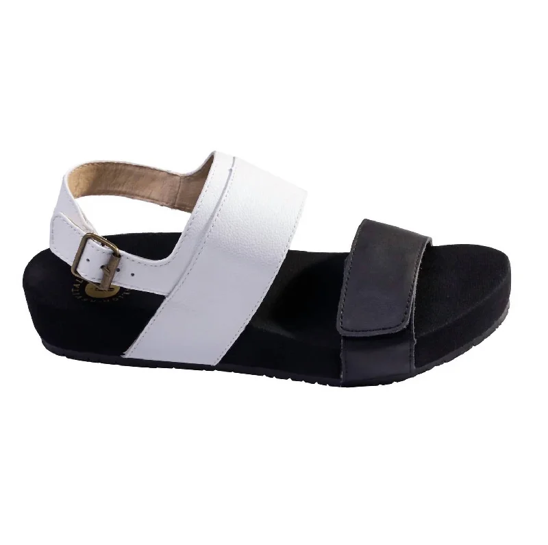 Style Revolution Women's Up Swell Sandal In White