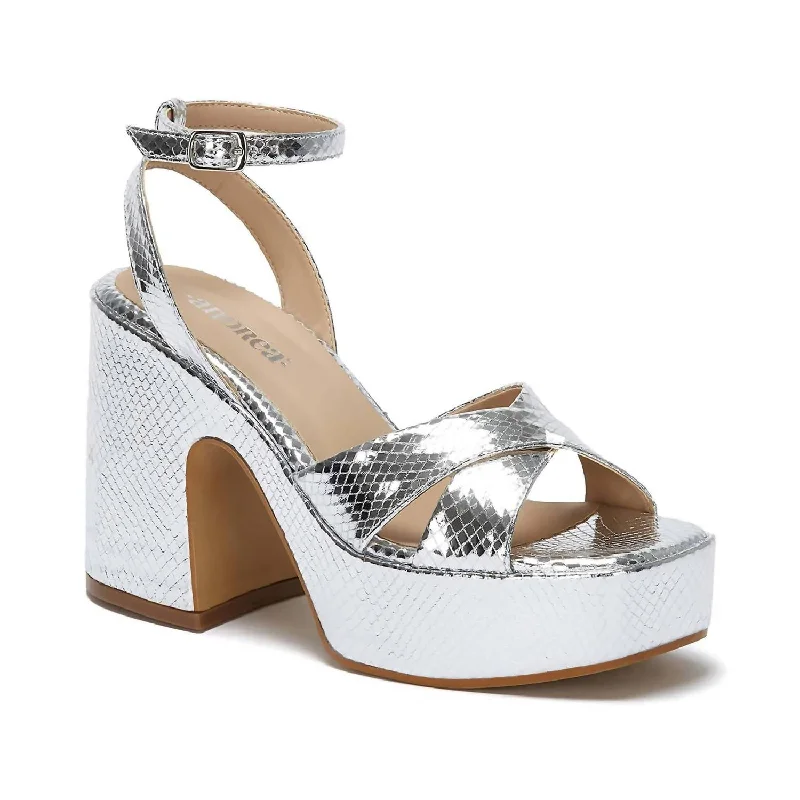 Unbeatable Prices Womne's Metallic Platform Sandals In Metallic Silver