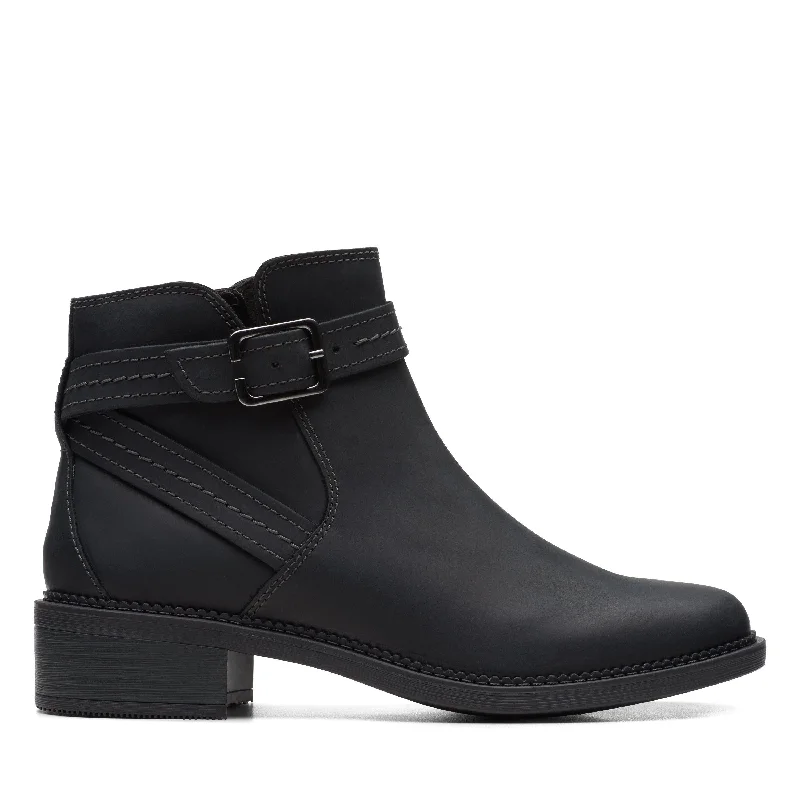 Luxury Shoes Clearance Clarks Maye Strap in Black Leather