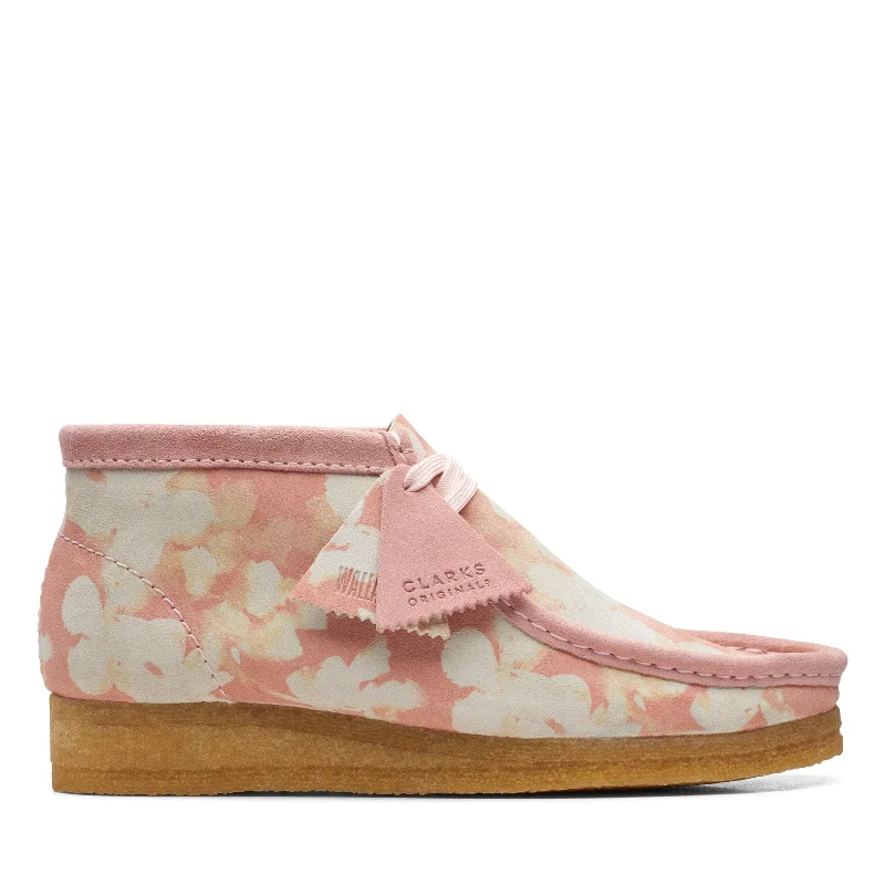 Women's Adventure-Ready Shoes Clarks Wallabee Boot 26166096 Womens Pink Suede Lace Up Chukkas Boots Women's Adventure-Ready Shoes Clarks Wallabee Boot 26166096 Womens Pink Suede Lace Up Chukkas Boots