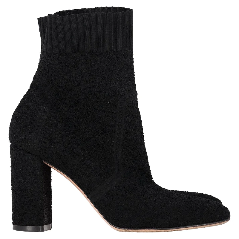 Affordable Women's Shoes Gianvito Rossi Isa 85 Stretch Boucle Ankle Boots in Black Polyamide