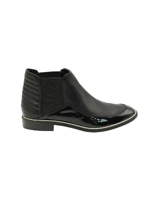 Designer Women's Shoes Nicholas Kirkwood Quilted Ankle Boots in Black Leather