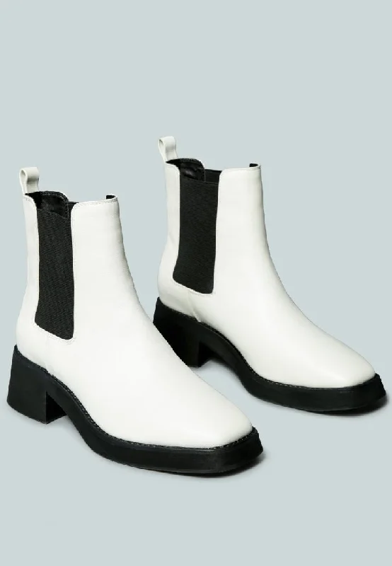 Comfortable Motion Flexible Shoes THERON Chelsea Upfront White Boot