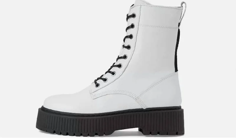 Discount Store Women Sage Booties In White