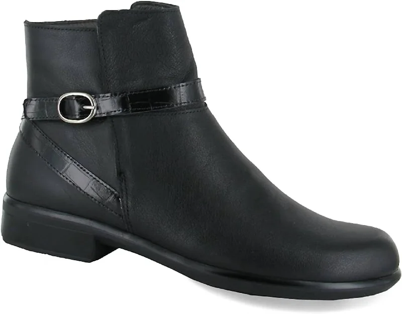 Comfortable Women's Shoes Women's Aura Briza Ankle Boot In Black