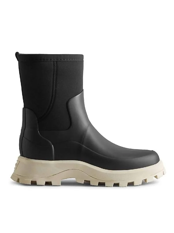 Ride The Style Wave Women's City Explorer Short Boot In Black/shaded White
