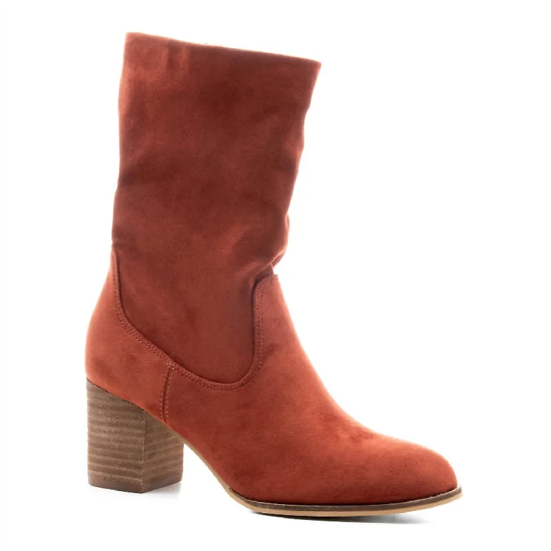 Fashionista Favorites Women's Pull On Boots In Rust