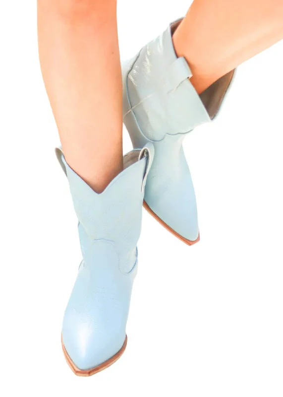 Stylish All-Day Wear Shoes Women's Zahara Boots In Light Blue