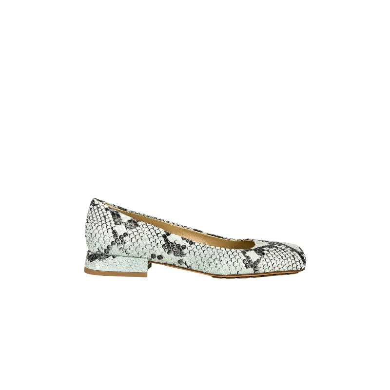 Classic Chic Deals Bottega Veneta Tower Flat Ballerinas