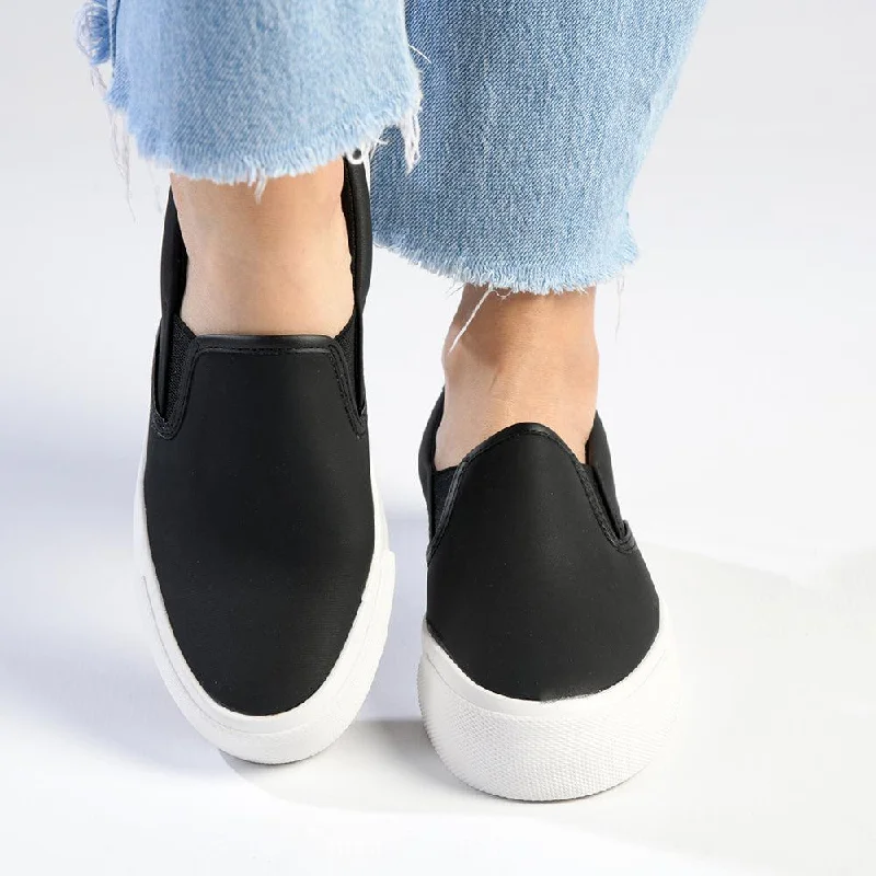 Unleash Your Trend Driven Style Madison Ladies Platform Slip On Sneaker - Black/White Sole