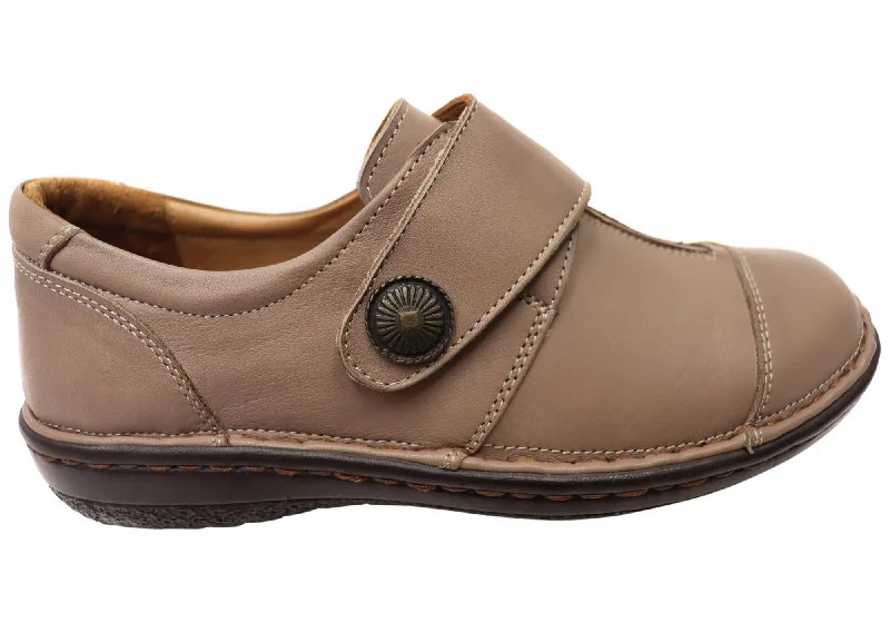 Everyday Fashion Shoes Planet Shoes Bower Womens Comfortable Adjustable Strap Leather Shoes